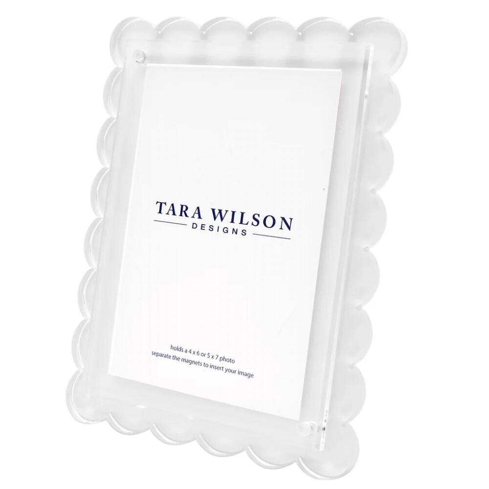 NEW TARA WILSON DESIGNS scallop acrylic picture frame in white